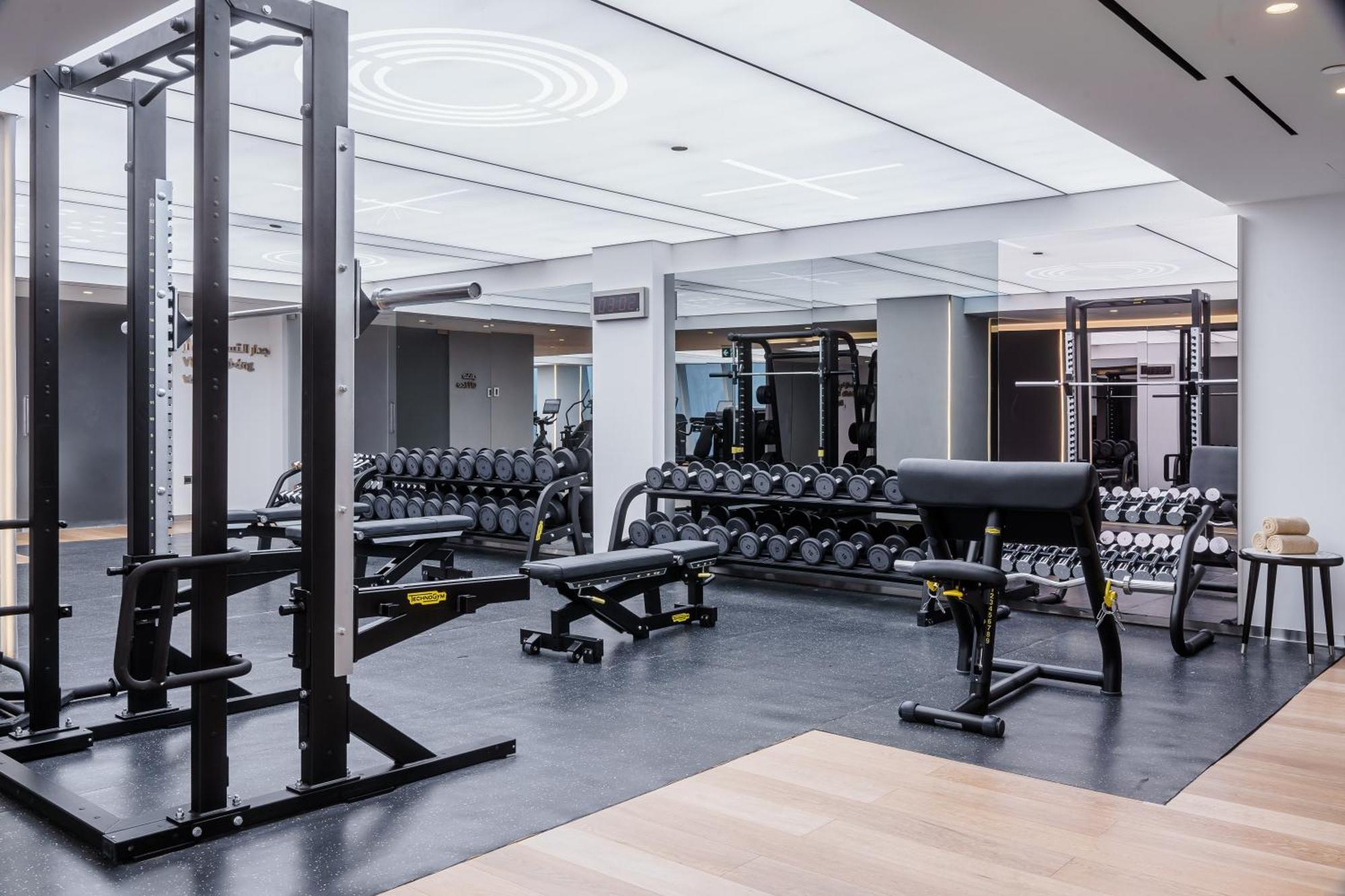 Fairmont Doha Hotel Lusail Екстериор снимка The gym at The Standard East Village