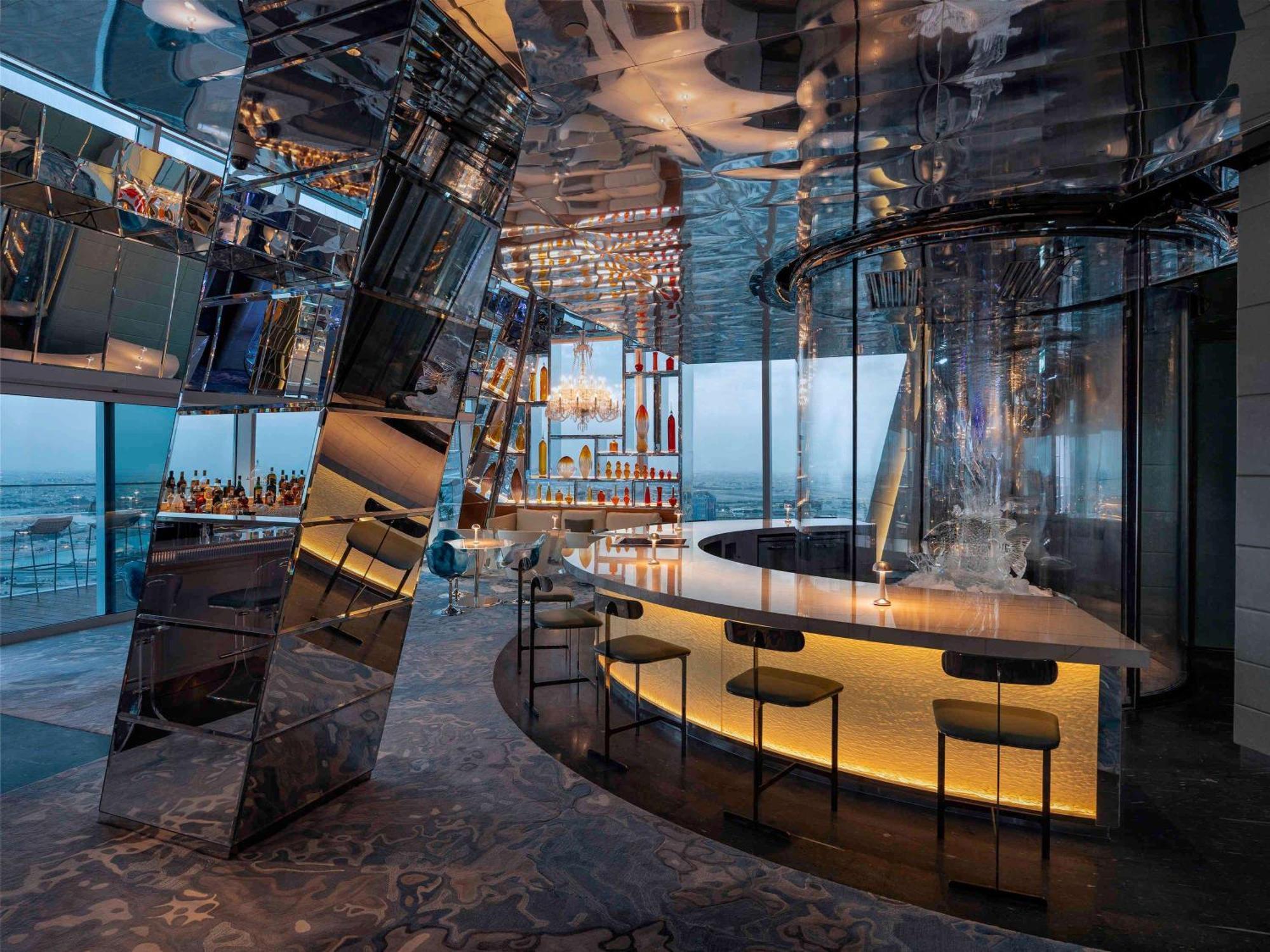 Fairmont Doha Hotel Lusail Екстериор снимка The bar at the 101 Sky Bar