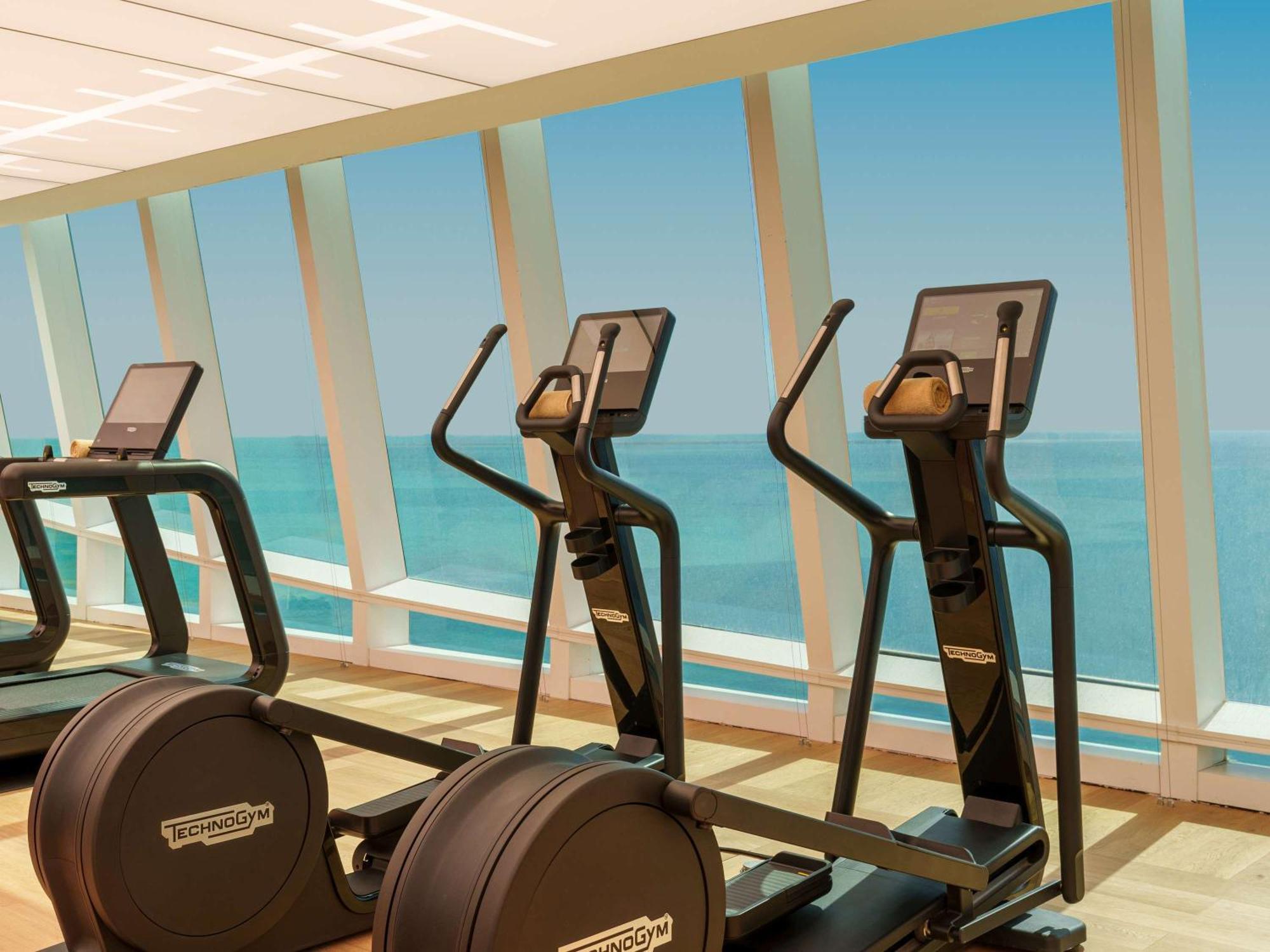 Fairmont Doha Hotel Lusail Екстериор снимка Elliptical cross trainer